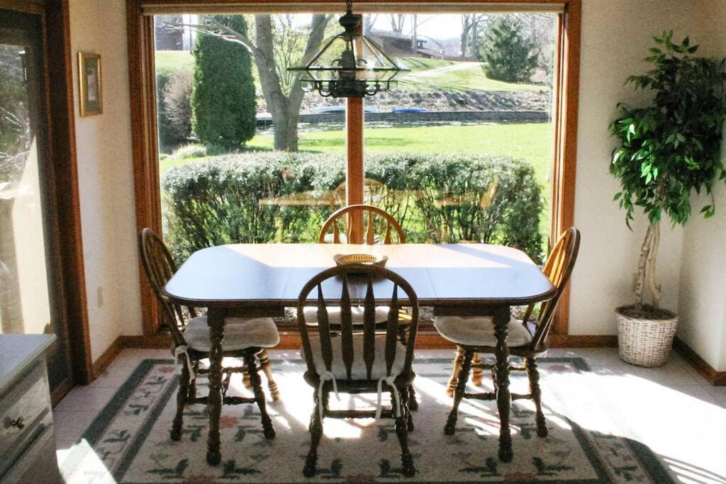 Private Guest Suite On The Portage Lakes アクロン エクステリア 写真
