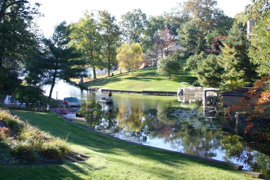 Private Guest Suite On The Portage Lakes アクロン エクステリア 写真