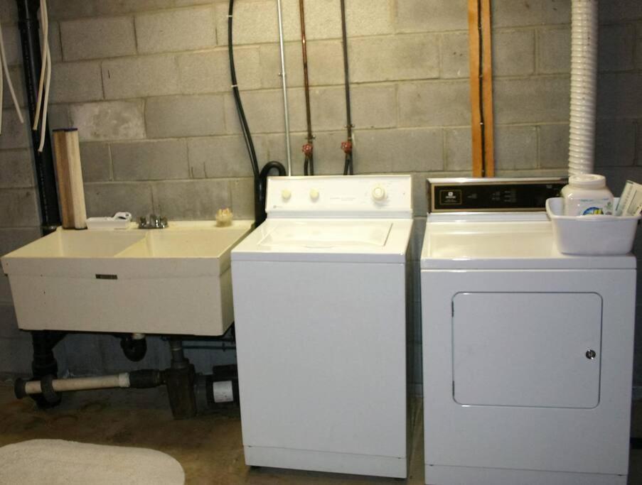 Private Guest Suite On The Portage Lakes アクロン エクステリア 写真
