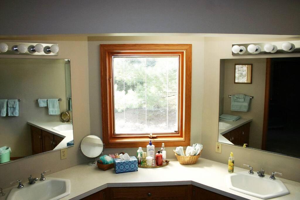 Private Guest Suite On The Portage Lakes アクロン エクステリア 写真