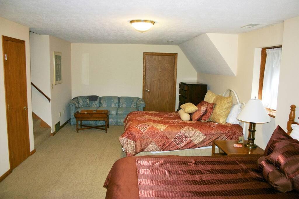 Private Guest Suite On The Portage Lakes アクロン エクステリア 写真